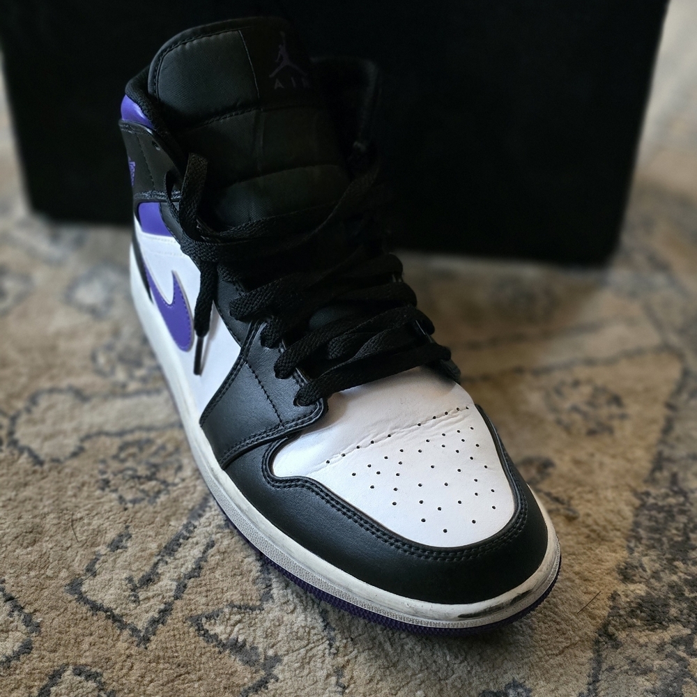 Nike Air Jordan 1 Dark Iris - Picture 2 of 7